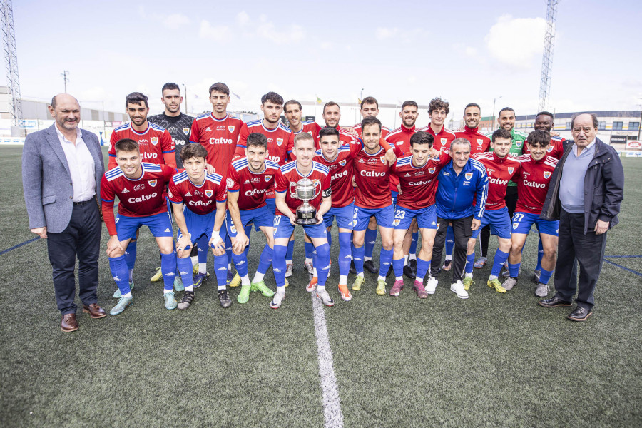 El Bergantiños recibe la Medalla de Oro del Concello carballés