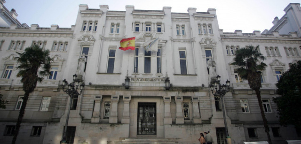 Confirmada la condena a un empresario de Carballo por no dar de alta a sus empleados