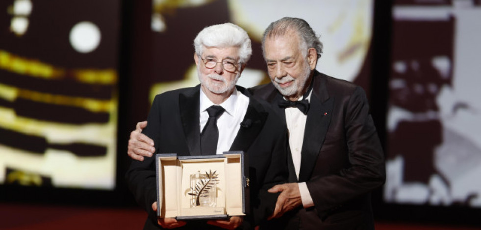 George Lucas recibe la Palma de Oro de Honor de Cannes de manos de su amigo Coppola