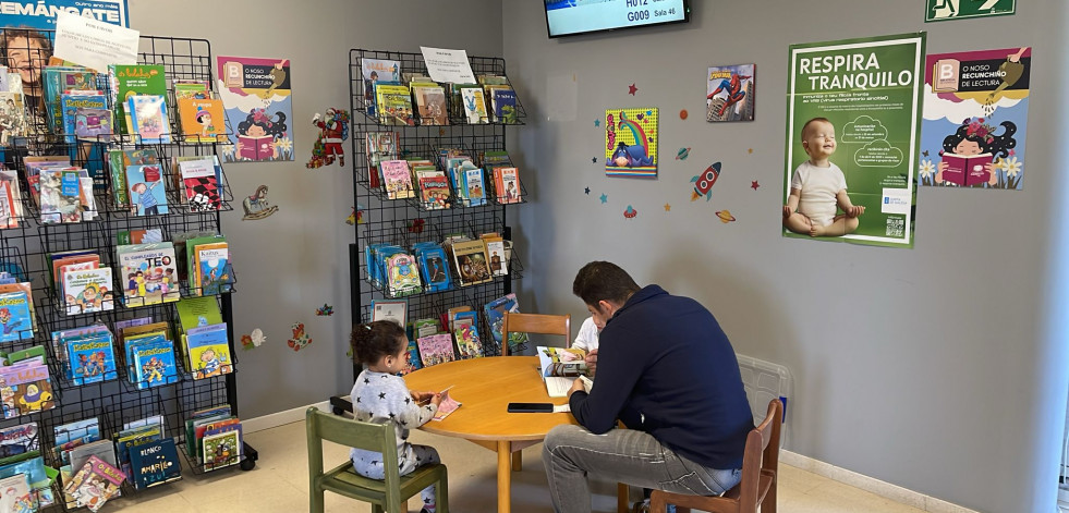 El Concello carballés crea en la zona de pediatría del centro de salud un rincón de lectura