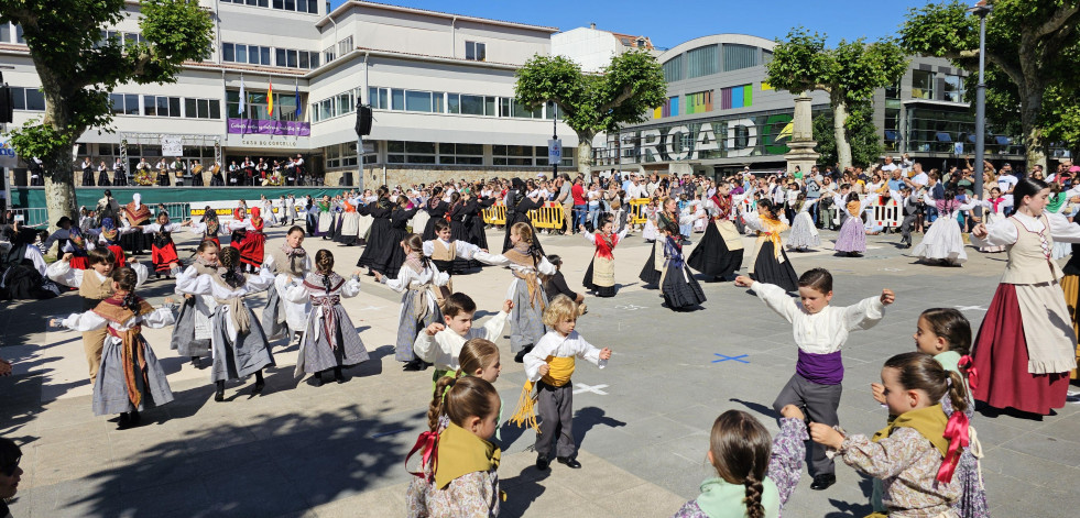 Carballo baila la Muiñeira de Cances