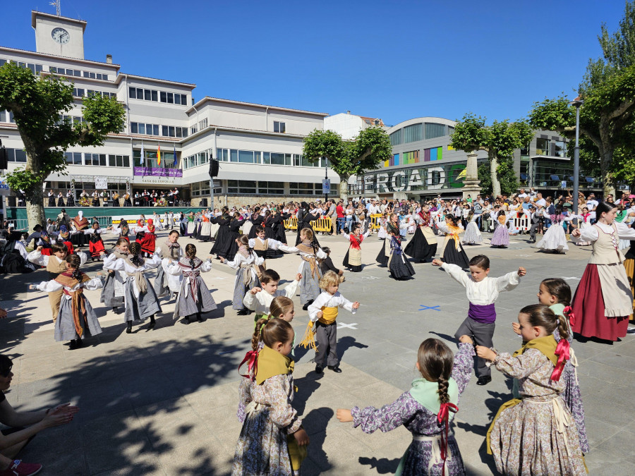 Carballo baila la Muiñeira de Cances