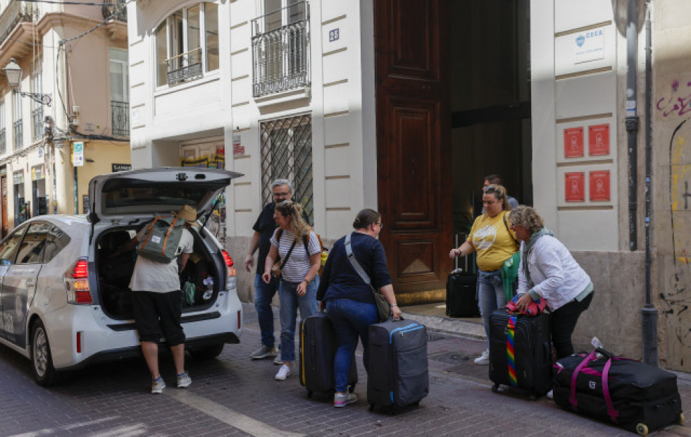 España registra un récord entre enero y abril con 24 millones de turistas, un 14,5% más que el año pasado
