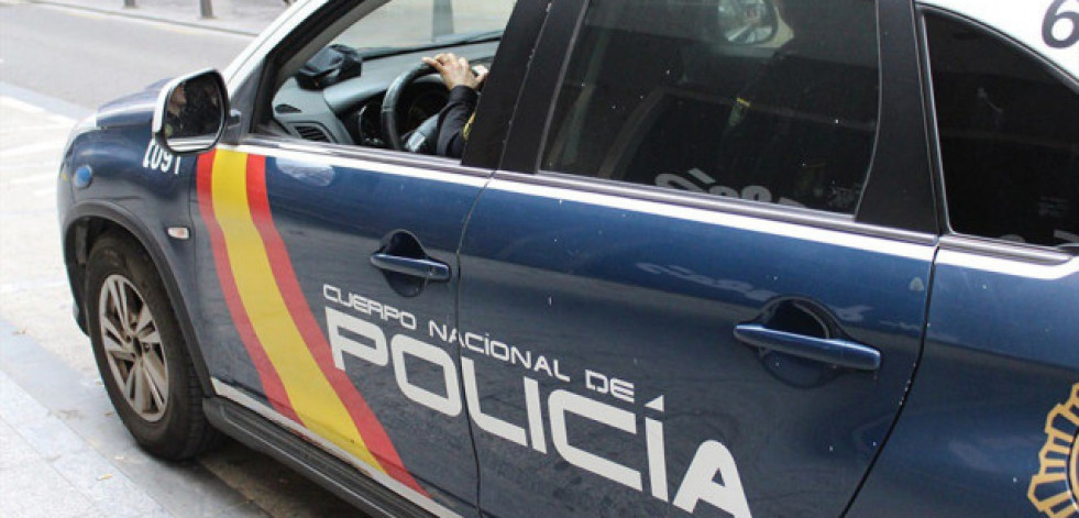 Paran a una conductora que escondía en el maletero a un hombre con orden de alejamiento