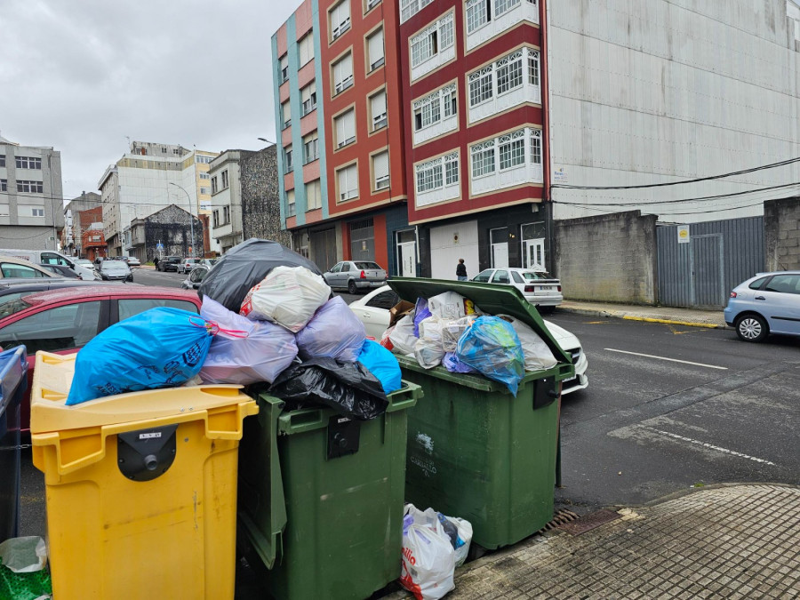 Cifran en un 100% el seguimiento del primer día de huelga de la basura en Carballo