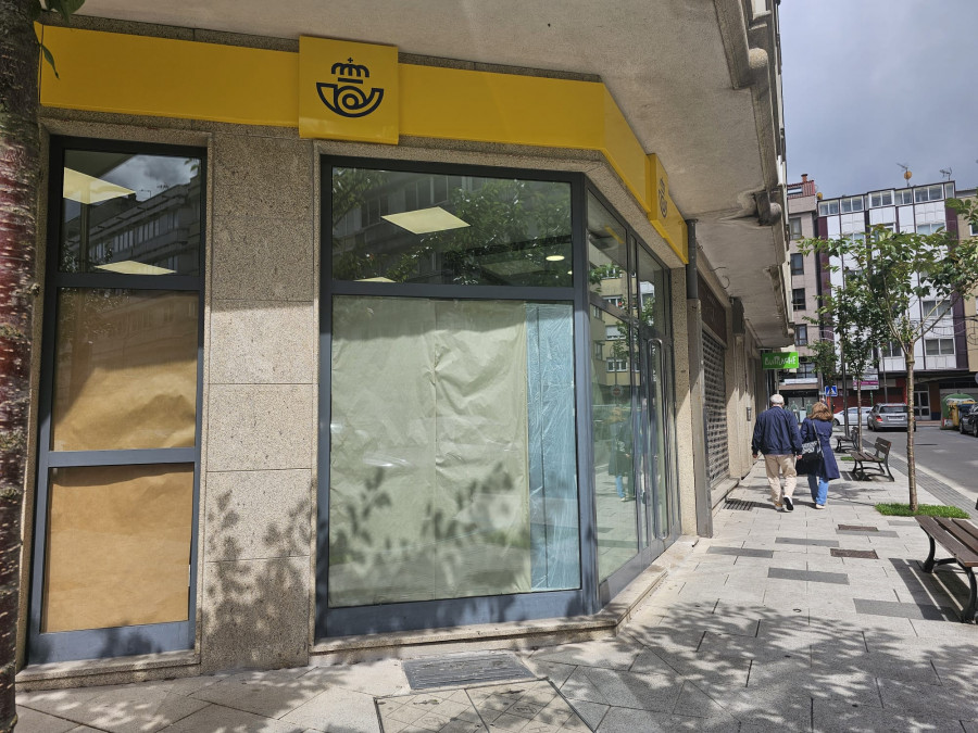 Correos ultima el traslado de su oficina de Carballo a la calle Barcelona