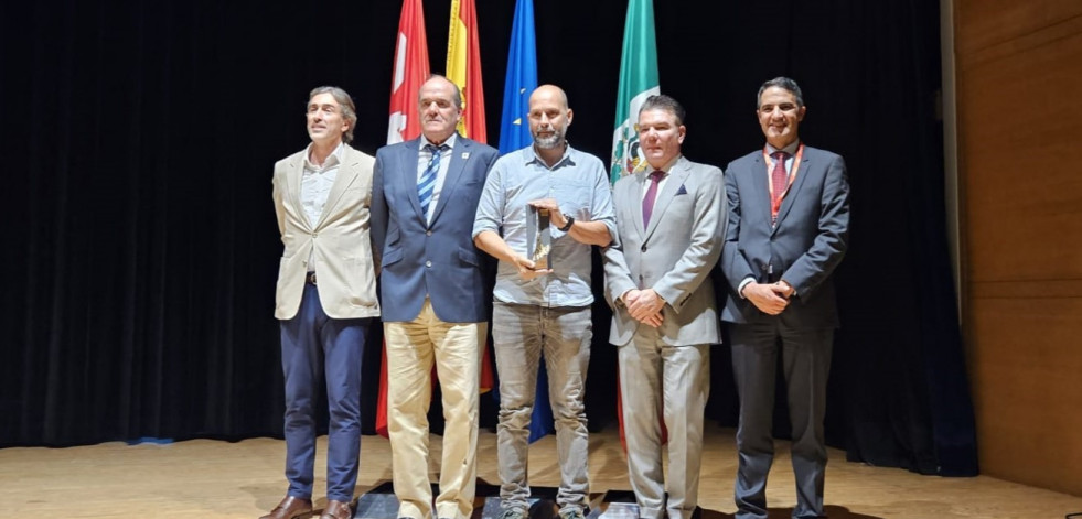 Carballo recoge en Madrid el premio “Escoba de Oro” por su servicio de limpieza viaria