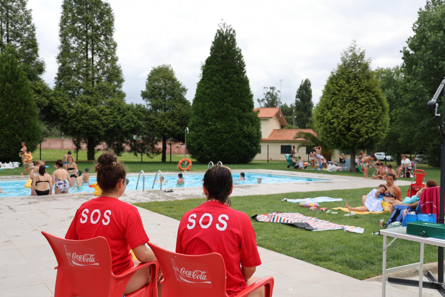 Las instalaciones de la piscina de A Rocheira abrirán al público el lunes día 1 de julio
