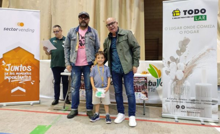 El I Torneo Escolar de Xadrez Concello de Carballo reunió a sesenta y cinco jugadores