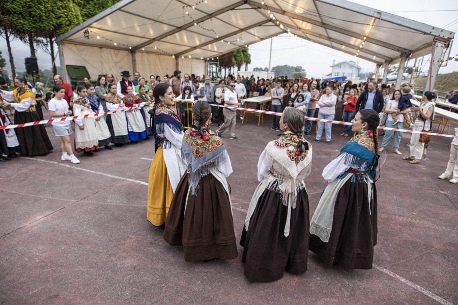 Churrasco, sardinas y música en la Romería de Baldaio, el 6 de julio