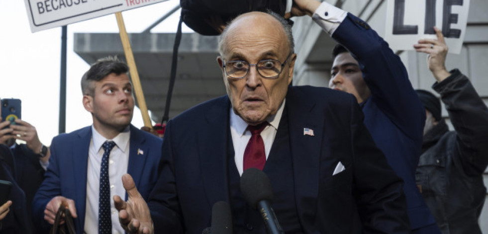 El exalcalde de Nueva York Rudy Giuliani queda inhabilitado para ejercer como abogado