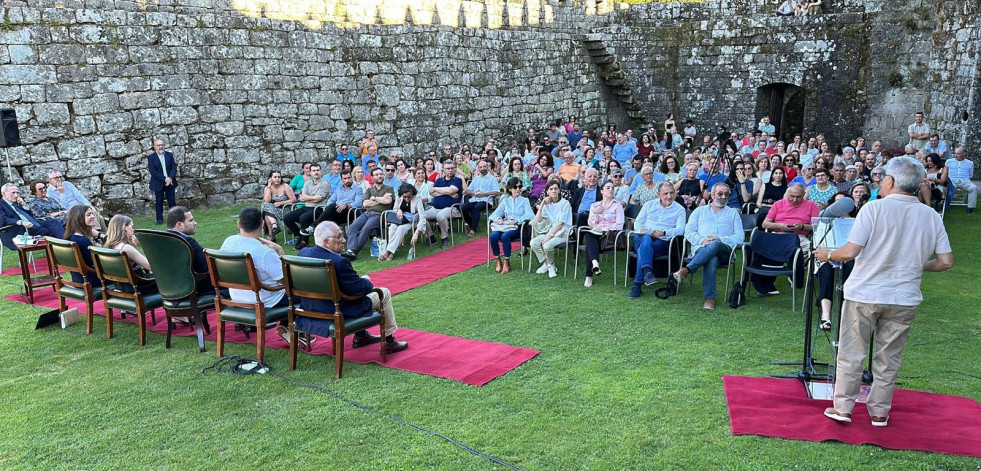 Premian o pobo de Carballo pola dinamización lingüística
