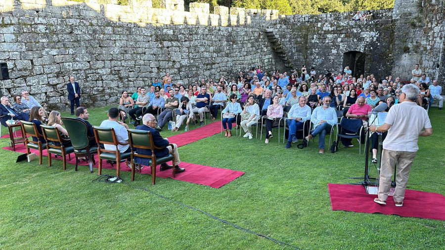 Premian o pobo de Carballo pola dinamización lingüística