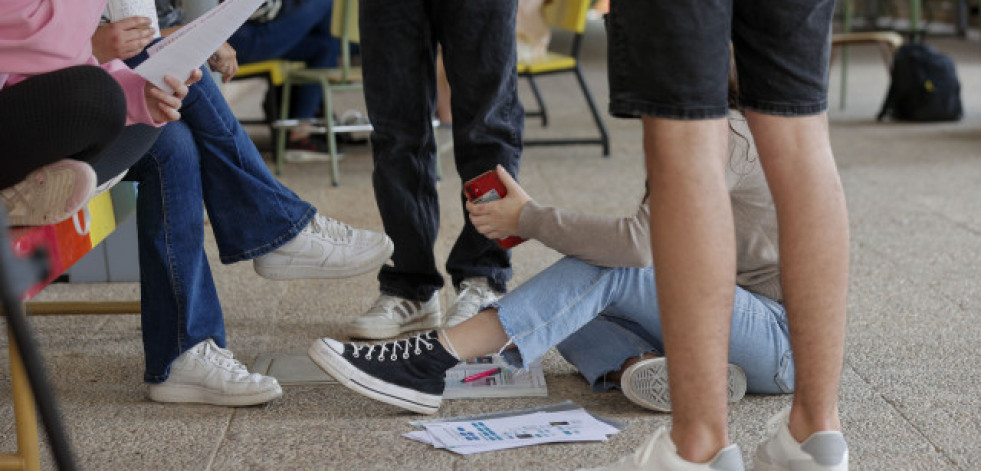 Italia veta el uso de los móviles en colegios e institutos, incluso con fines educativos