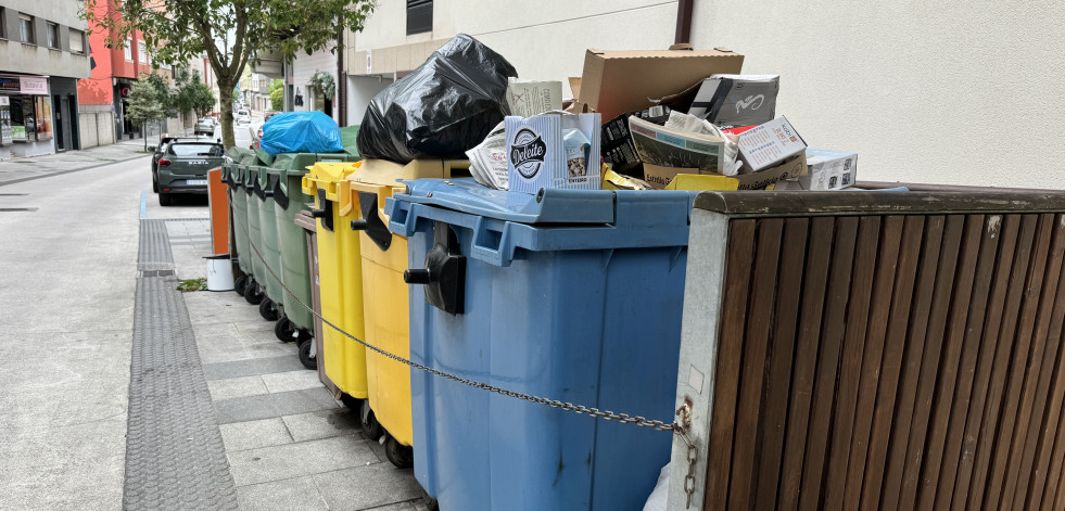 Carballo trabaja en una nueva ordenanza de basura y plantea una subida de las tasas de recogida