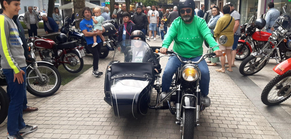 Joyas y reliquias del motociclismo se dan cita en Carballo para su encuentro anual