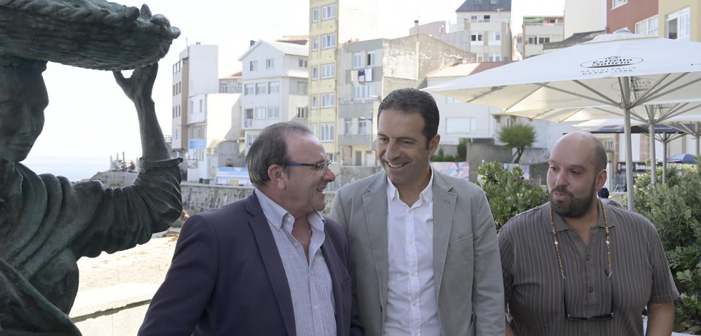 El conselleiro do Mar destaca los casi nueve millones de euros invertidos en Malpica desde 2009