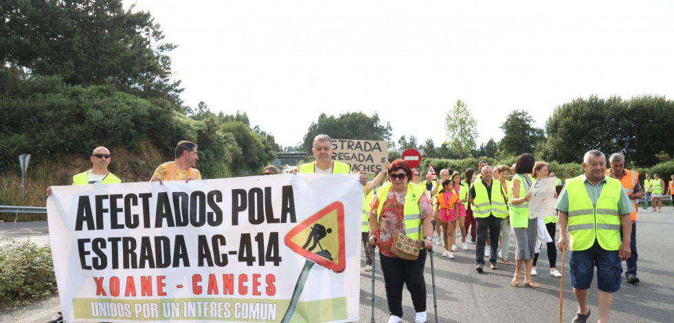 Nueva manifestación de los vecinos de Xoane y Cances por la AC-414