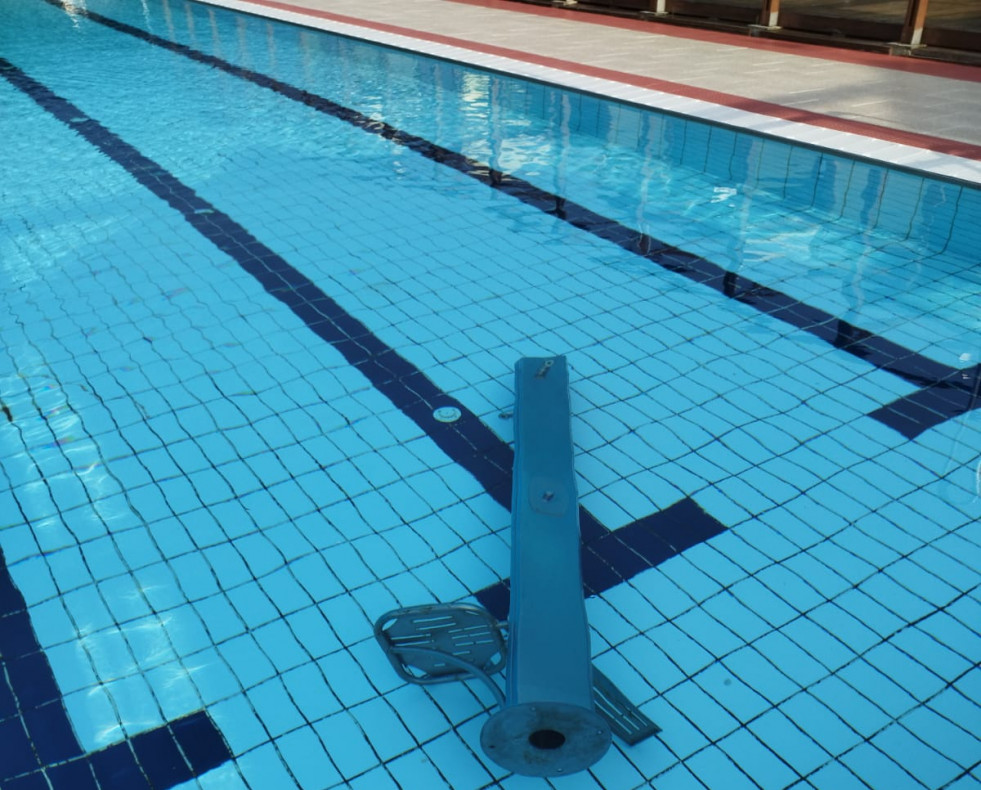 PISCINA MUNICIPAL DE LAXE   ACTOS VANDALICOS