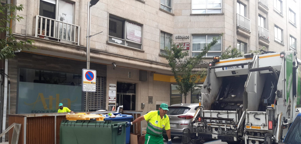 Los trabajadores y la UTE del servicio de recogida de basura carballés retoman las negociaciones