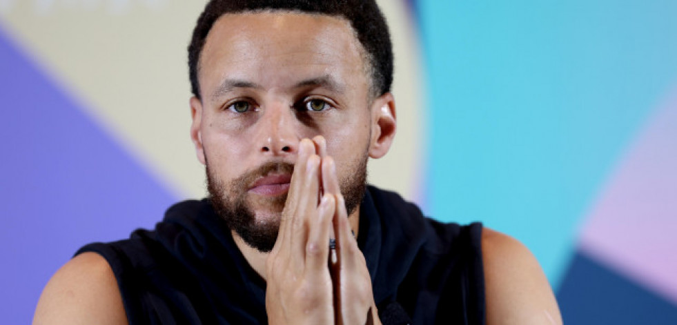 La estrella de la NBA Stephen Curry muestra su apoyo a Kamala Harris