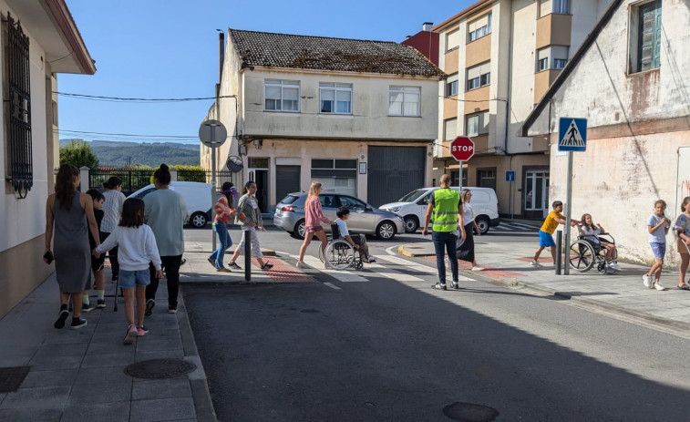 Los niños de A Laracha toman conciencia sobre la accesibilidad en el municipio