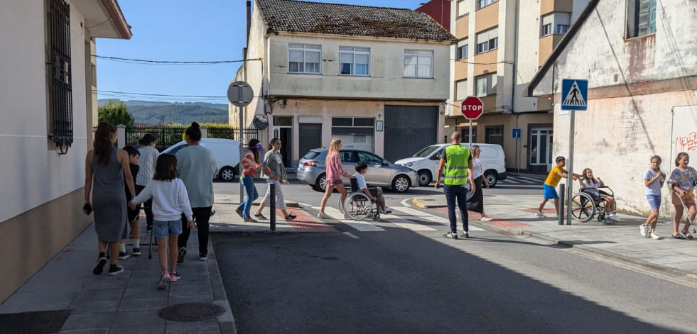 Los niños de A Laracha toman conciencia sobre la accesibilidad en el municipio