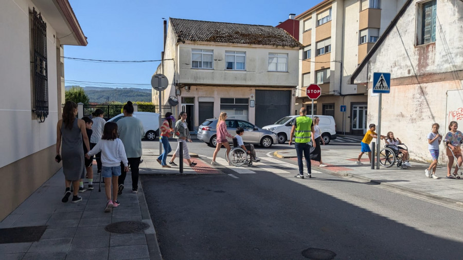 Los niños de A Laracha toman conciencia sobre la accesibilidad en el municipio