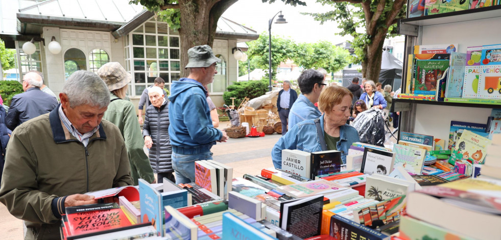 La Praza dos Libros de Carballo batió récords con más de 1.700 ejemplares vendidos