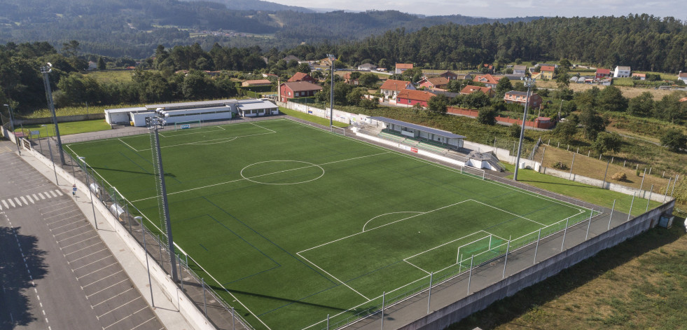 A Laracha saca a licitación la renovación de la iluminación del campo municipal de A Porta Santa
