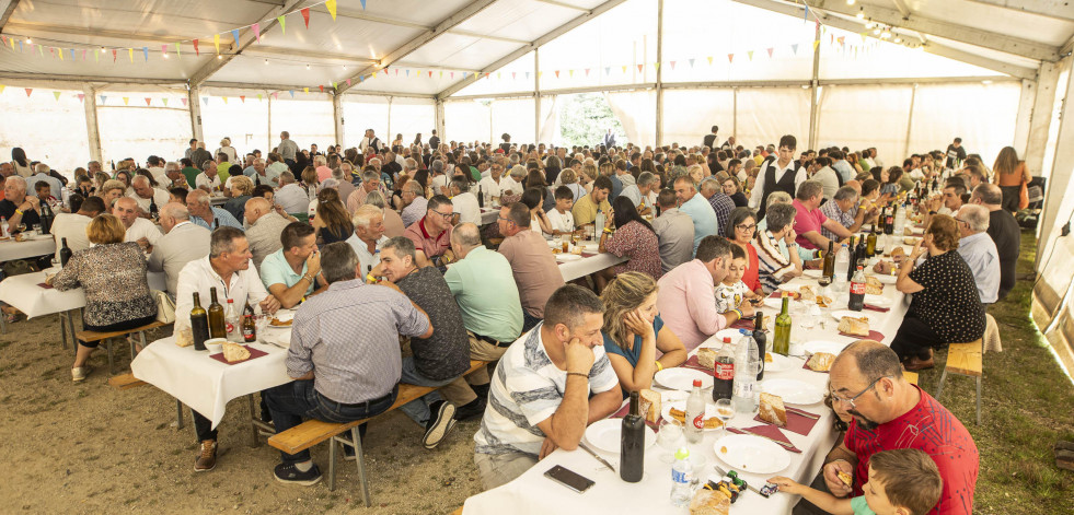 Xantar Campestre en Artes, con 400 comensales