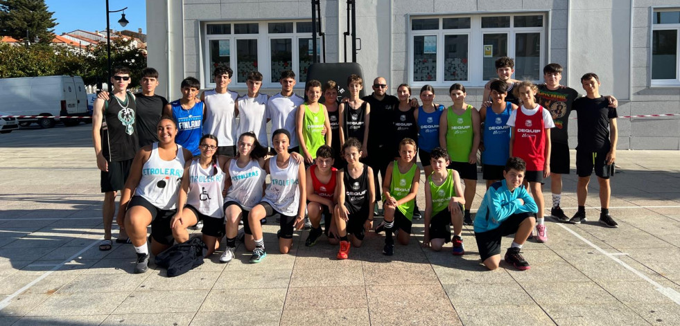 Un total de 60 deportistas participaron en Cee en la primera edición del torneo de basket 3x3