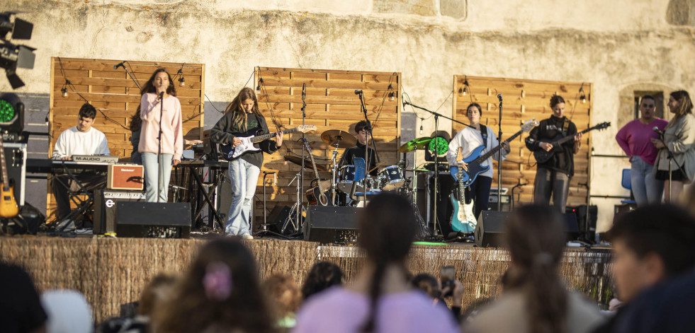 Animado concierto benéfico en Caión