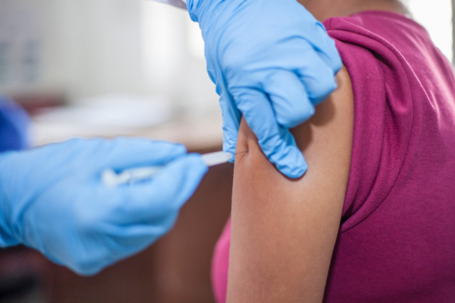 Sanidade administrará desde el lunes una vacuna de la meningitis B para proteger de la gonorrea a población vulnerable