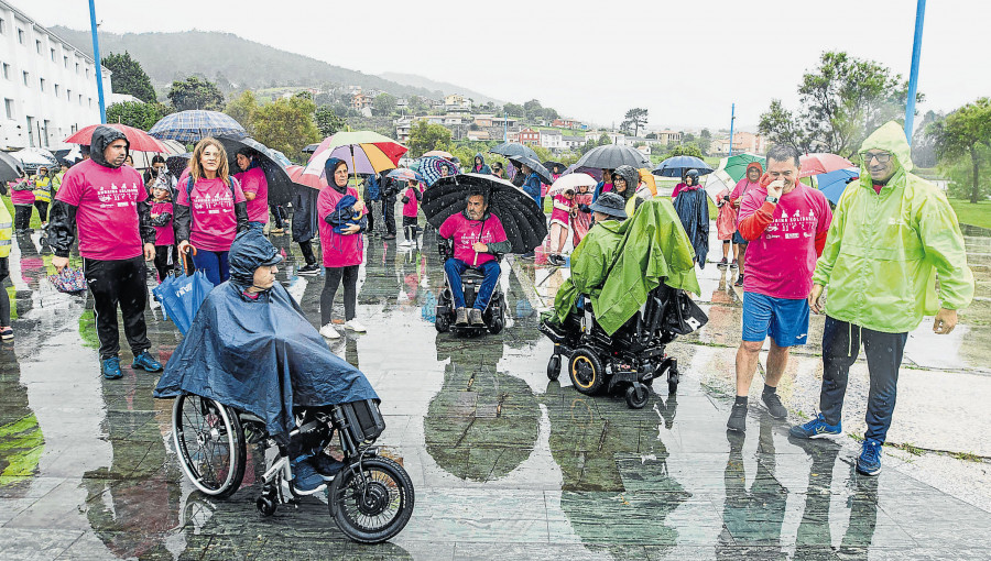 La lluvia no es obstáculo para la solidaridad