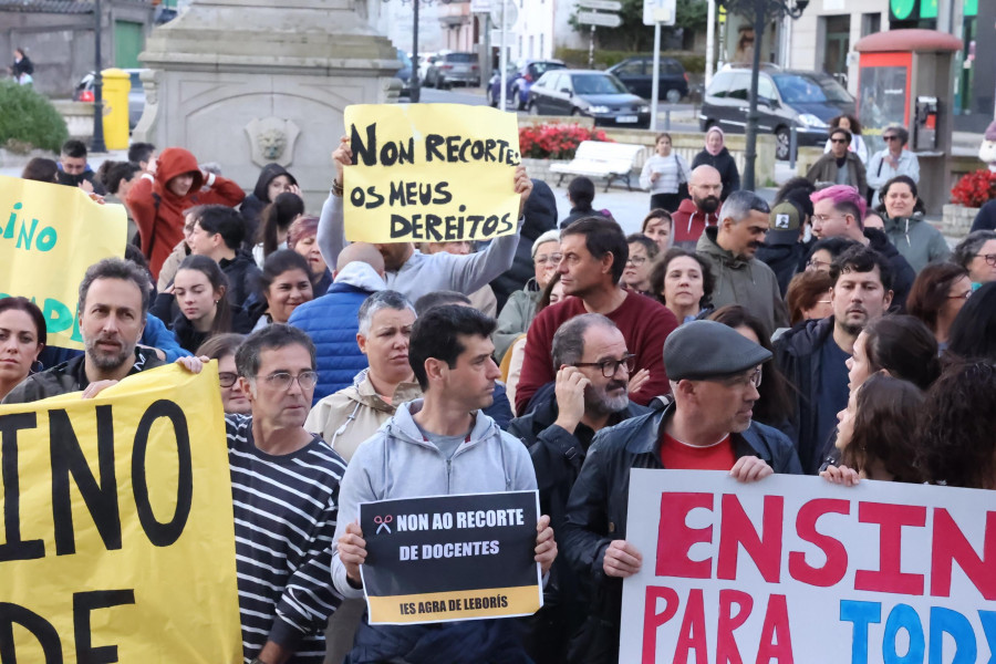 Los recortes de profesorado en la Costa da Morte enfrentan a PP y PSOE en el Parlamento