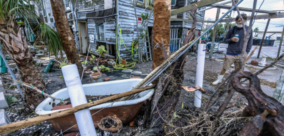 Aumentan a cuatro los muertos por Milton, que sale ya de la península de Florida