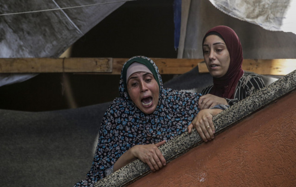 Israel bombardea Gaza y dispara a la misión de la ONU en Líbano