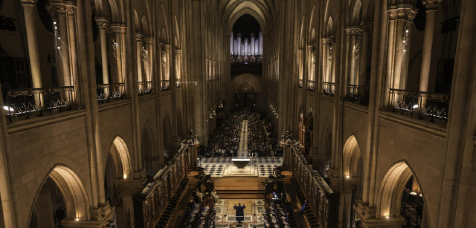 La misa del gallo vuelve a Notre Dame de París