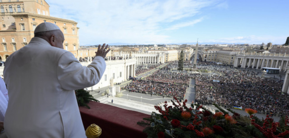 El papa pide en el mensaje de Navidad que callen las armas en Ucrania y en Oriente Medio