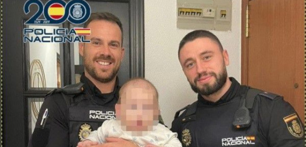 Dos policías salvan a un bebé de seis meses que no podía respirar en Alicante