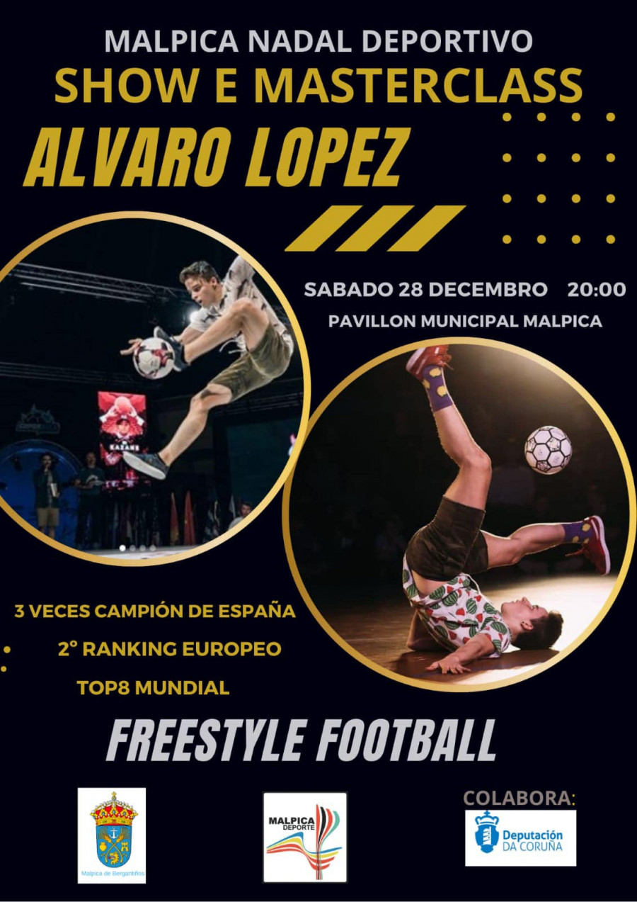 El freestyler Álvaro López exhibe en Malpica sus mejores malabares con el balón