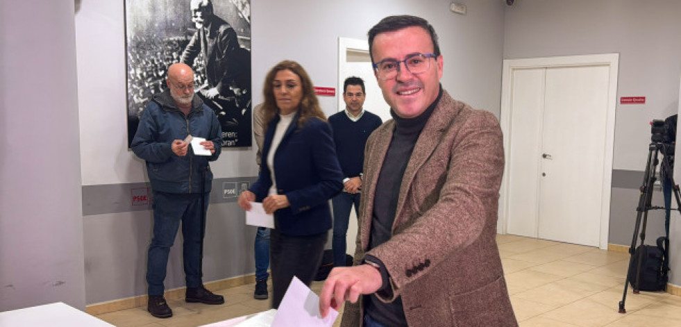 Miguel Ángel Gallardo seguirá al frente del PSOE tras ganar las primarias