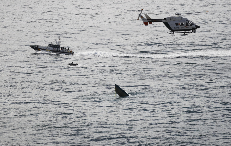 El rescate del narcosubmarino de la Costa da Morte se retrasa hasta obtener autorización