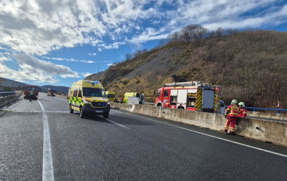 Mueren dos jóvenes de 17 años y tres resultan heridos en un accidente de tráfico en Cantabria
