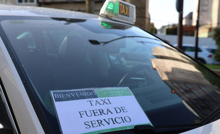 Los taxistas de la Costa da Morte secundan el paro del sector por el alza de los seguros