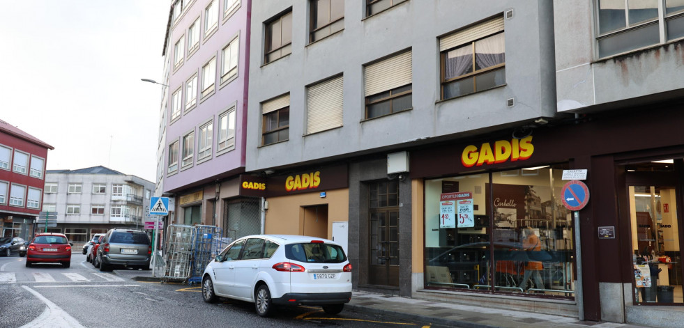 Carballo suprimirá varias plazas de aparcamiento en un tramo de la rúa Sol