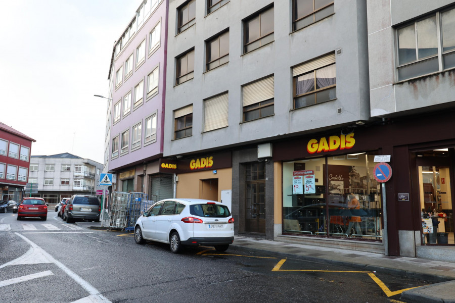Carballo suprimirá varias plazas de aparcamiento en un tramo de la rúa Sol