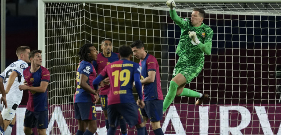El Barcelona desaprovecha el pinchazo del Liverpool y acaba segundo  (2-2)