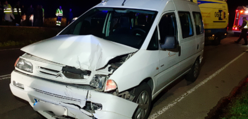 Fallece una persona en la colisión de un tractor y un vehículo en la parroquia de Vilela